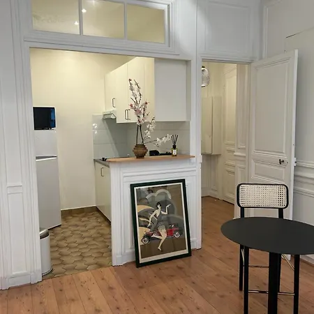 Apartamento 8 *