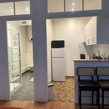 Apartamento 8 *